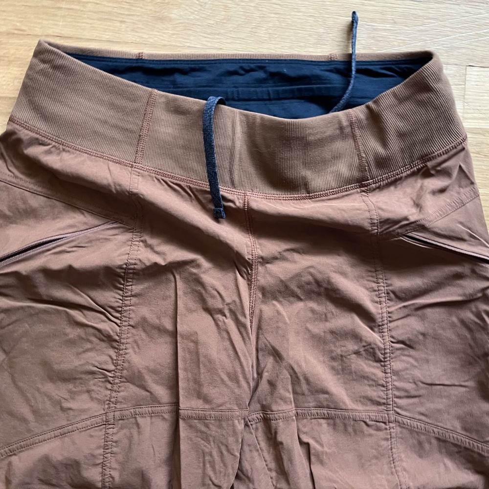 prAna Koen Regular Fit Hiking Capri Brown Women’s Medium - Picture 3 of 6